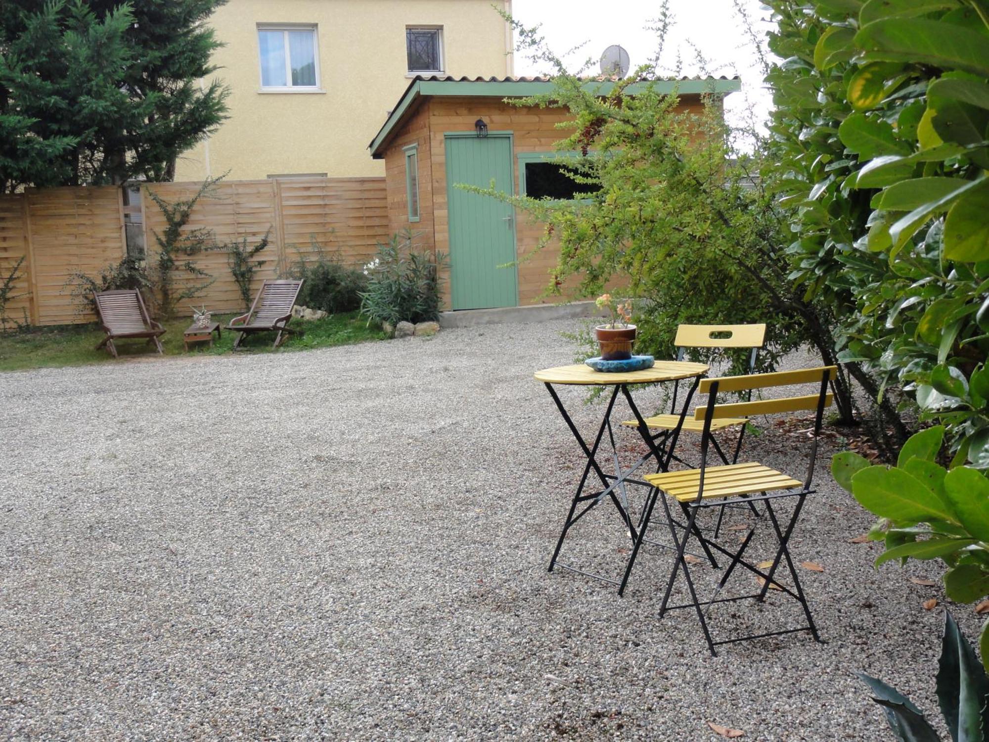 L'Auberge Des Collines Granges-les-Beaumont Exterior photo